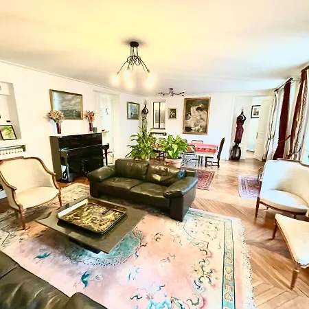 Luxury Center Loft Near Champs Elysees Paris